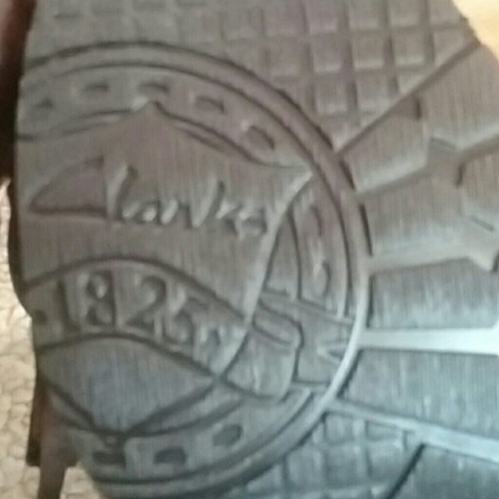 Clarks ankle booties - Picture 6 of 8